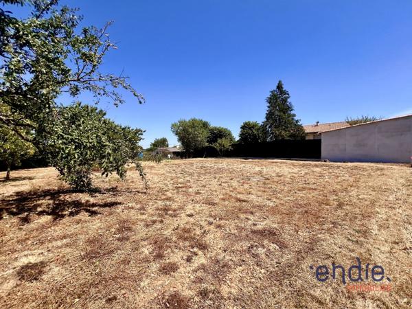 86190 QUINÇAY- Terrain à bâtir de 728 m2 Hors Lotissement