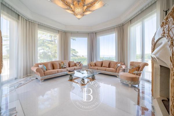 Antibes, Villa 11 Chambres -  1 150 m² à vendre