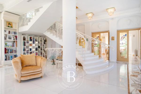 Antibes, Villa 11 Chambres -  1 150 m² à vendre