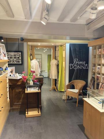 Fonds de commerces : Boutique de lingerie : Coup de Coeur Vannes Intra-muros 52m2 !