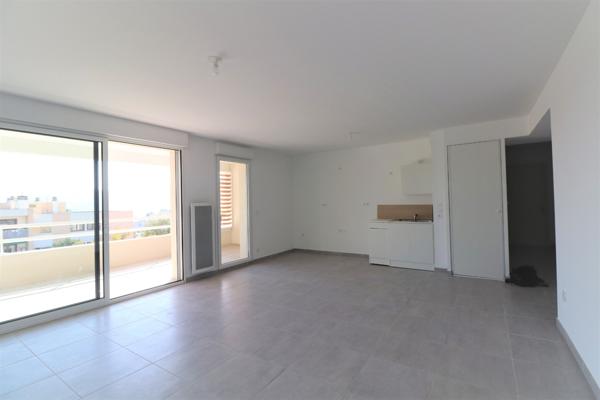 Location appartement année 2021 de 71 M2 avec double box et terrasse MARSEILLE 13012