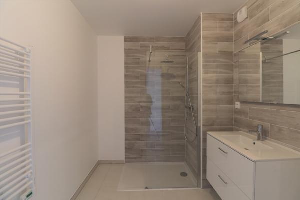 Location appartement année 2021 de 71 M2 avec double box et terrasse MARSEILLE 13012