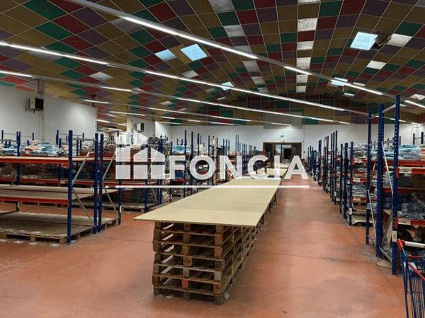 À vendre Local commercial 3600 m² - Cahors 46000