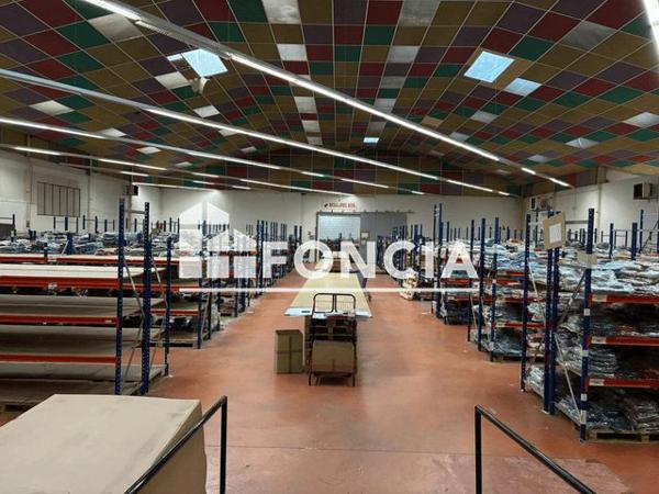 À vendre Local commercial 3600 m² - Cahors 46000