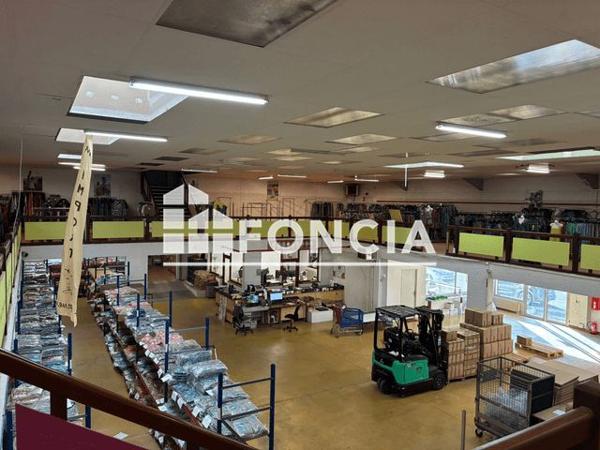 À vendre Local commercial 3600 m² - Cahors 46000