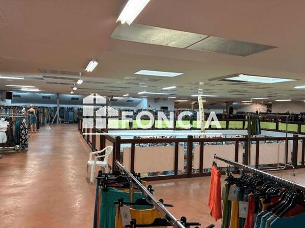 À vendre Local commercial 3600 m² - Cahors 46000
