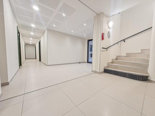 Marnaz (74460) T2 DE 49 M² A LOUER - BALCON + PLACE DE PARKING EN S/SOL - NOUVELLE RESIDENCE A MARNAZ