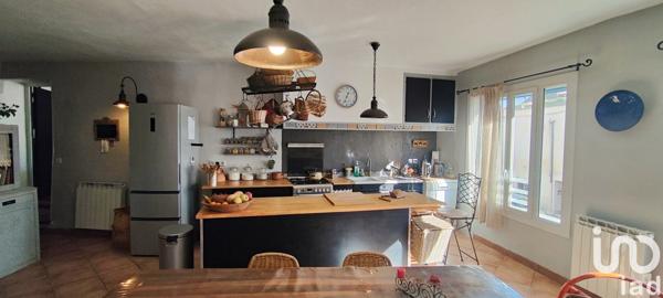 Maison de village 5 pièces de 137 m² à Roujan (34320)