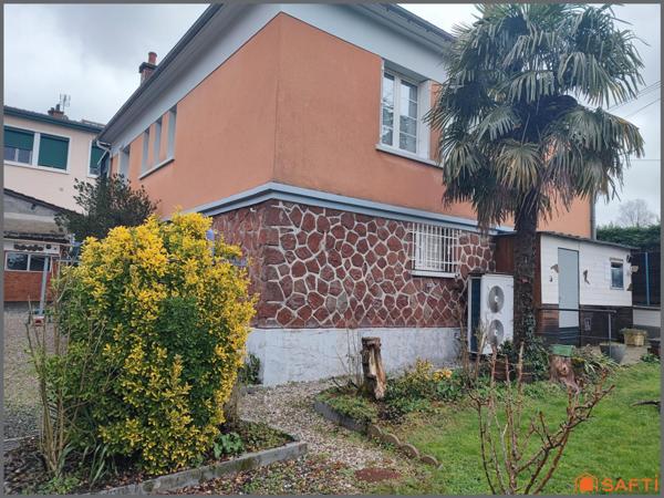 Découvrez le charme intemporel de cette maison alliant confort moderne et caractère authentique .