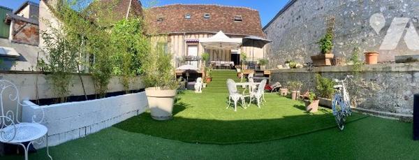 SUPERBE APPARTEMENT - 211 M²