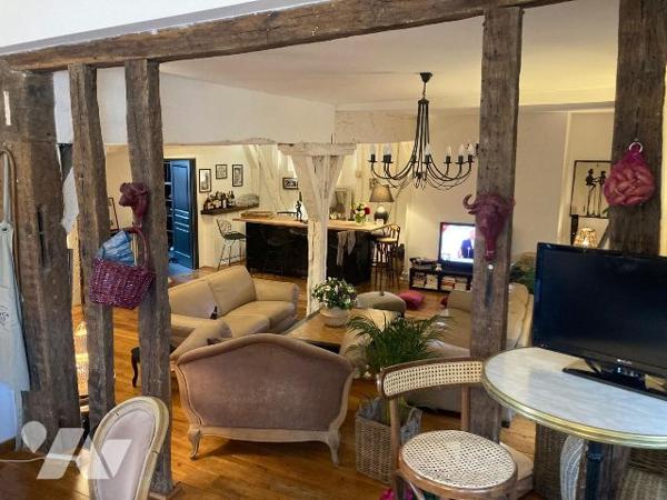 SUPERBE APPARTEMENT - 211 M²