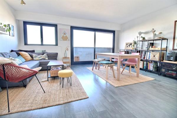Courbevoie appartement à vendre 2 pièces TRANSPORTS COMMERCES DPE C LUMINEUX