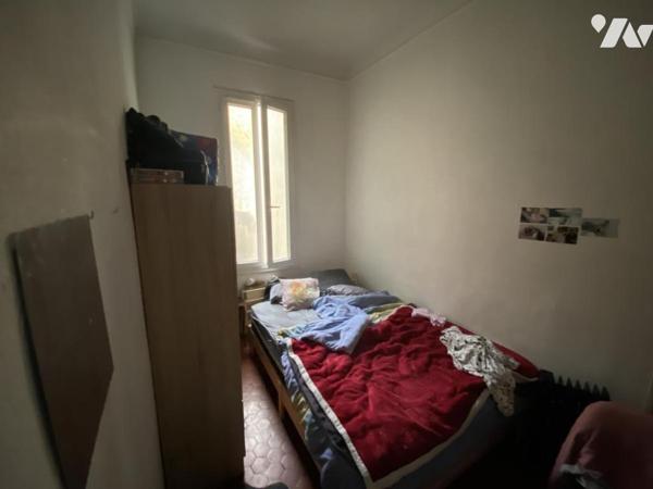 Appartement T3, 1er étage, vendu avec locataire en place.