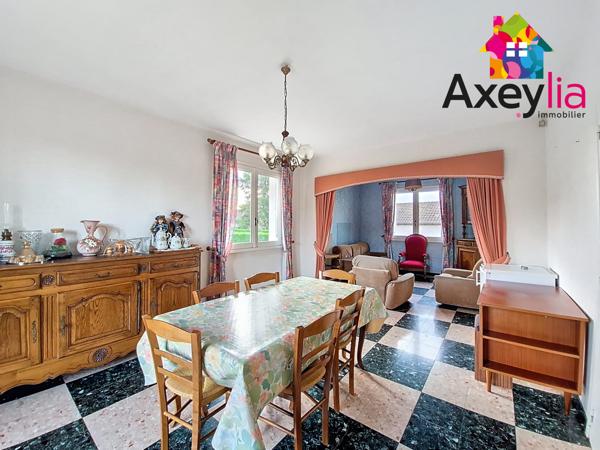 Saint-Christophe-en-Brionnais (71800) A VENDRE - ST CHRISTOPHE EN BRIONNAIS - MAISON AVEC 2 GARAGES AVEC TERRAIN