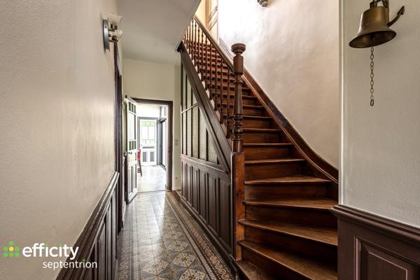 Maison 11 pièces - 277 m²