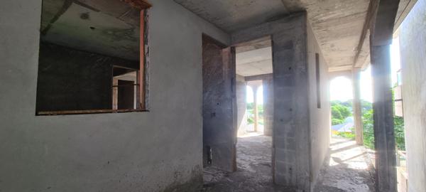 Petit-Canal (97131) IMMEUBLE A VENDRE SUR TROIS NIVEAUX BOURG PETIT CANAL