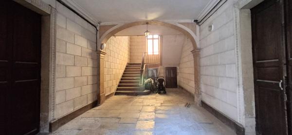 Appartement 4 pièce(s) 107 m2 et cave de 60m2 BEDARIEUX