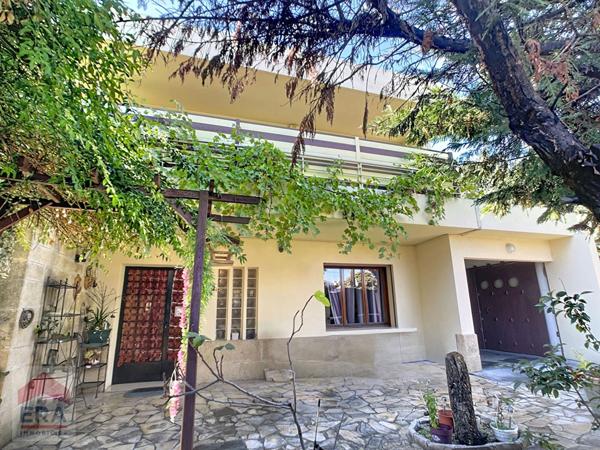 A vendre Maison 7 pièces Marseille 13014 Le Merlan garage terrasse piscine parkings