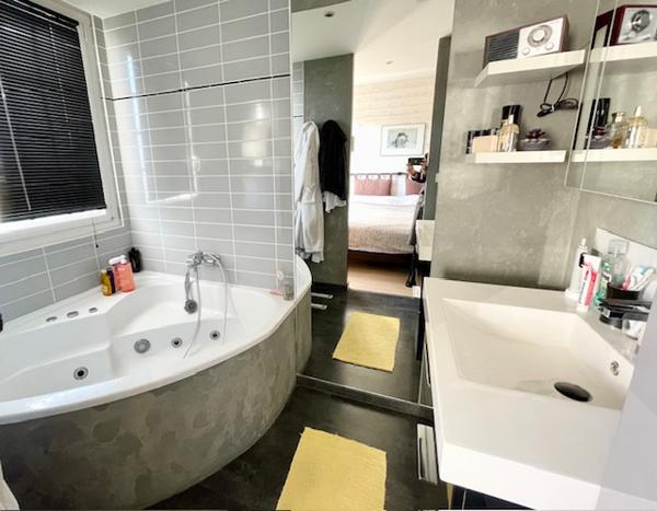 La Meignanne (49770) maison 5 chambres avec piscine, centre bourg