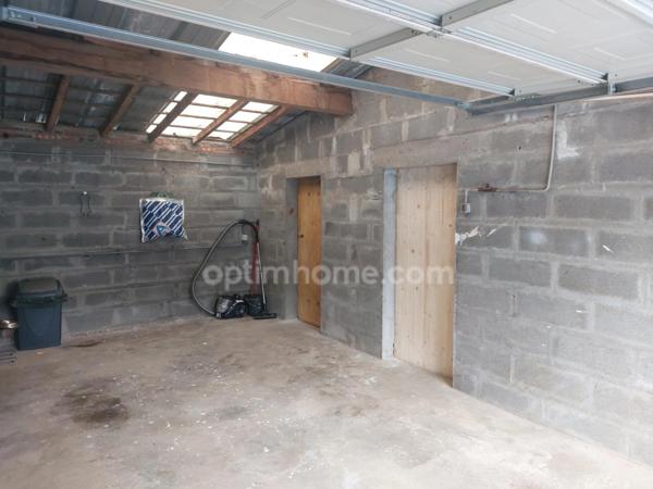Maison indépendante habitable de suite sur un beau terrain clos !!