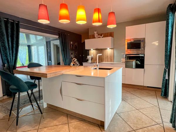 Carcassonne (11000) Near Carcassonne - Single-storey architect villa with pool and 3,700 sqm landscaped garden