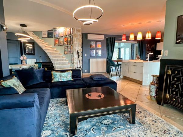 Carcassonne (11000) Near Carcassonne - Single-storey architect villa with pool and 3,700 sqm landscaped garden