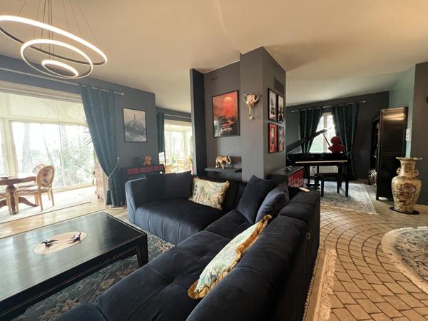 Carcassonne (11000) Near Carcassonne - Single-storey architect villa with pool and 3,700 sqm landscaped garden