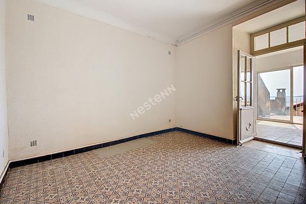 Vitrolles Nord, au pied du rocher, dans le village, très grand appartement T4 avec terrasse