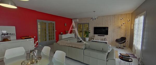 Maison Saint-savinien 9 pièce(s) piscine et local professionnel