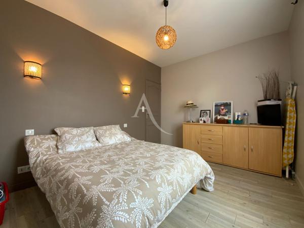 Maison Saint-savinien 9 pièce(s) piscine et local professionnel