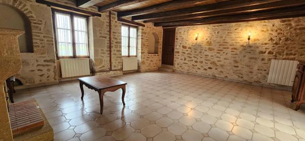 PAYRE - MAISON DE CHARME EN PIERRE- 3 CHAMBRES - GRAND GARAGE - DEPENDANCES