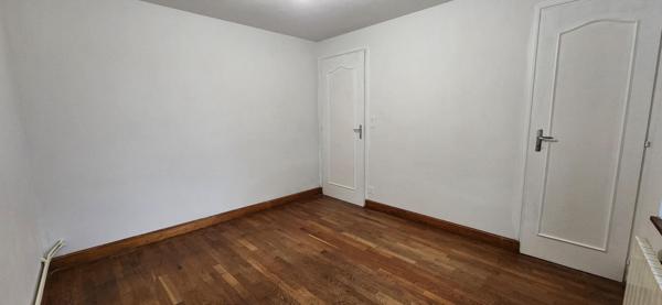 PAYRE - MAISON DE CHARME EN PIERRE- 3 CHAMBRES - GRAND GARAGE - DEPENDANCES