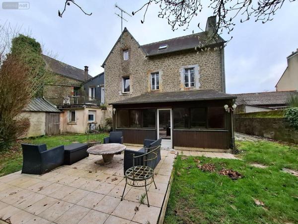 Maison de ville à vendre à Rostrenen dans les Côtes-d'Armor (22110), ref : 22075-MA01661