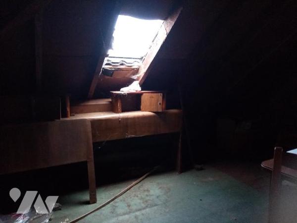 maison mitoyenne d'un côté, terrain de 365 m² et garage 2 véhicules