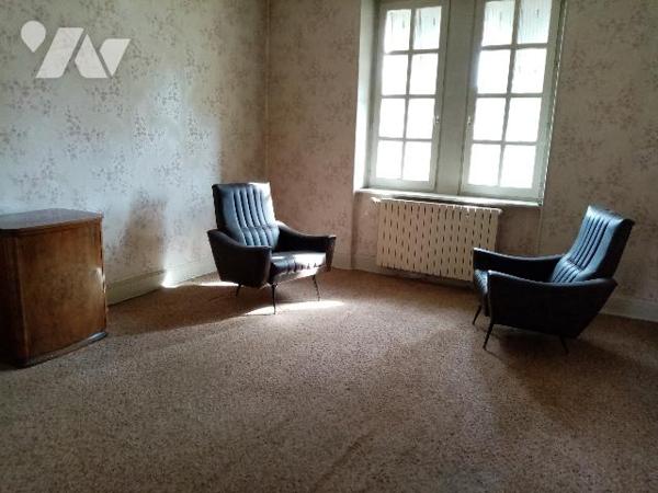 maison mitoyenne d'un côté, terrain de 365 m² et garage 2 véhicules