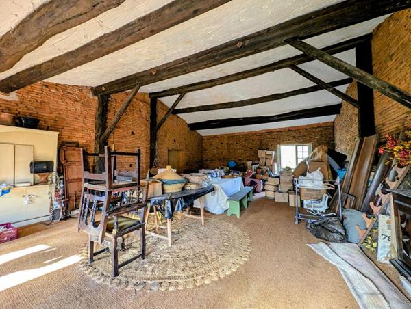 Demeure de caractère avec dépendance et garage sur terrain de 1100 m²