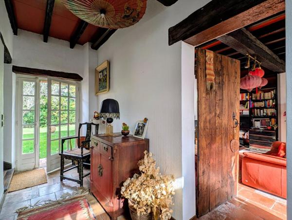 Demeure de caractère avec dépendance et garage sur terrain de 1100 m²