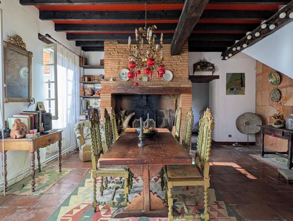 Demeure de caractère avec dépendance et garage sur terrain de 1100 m²