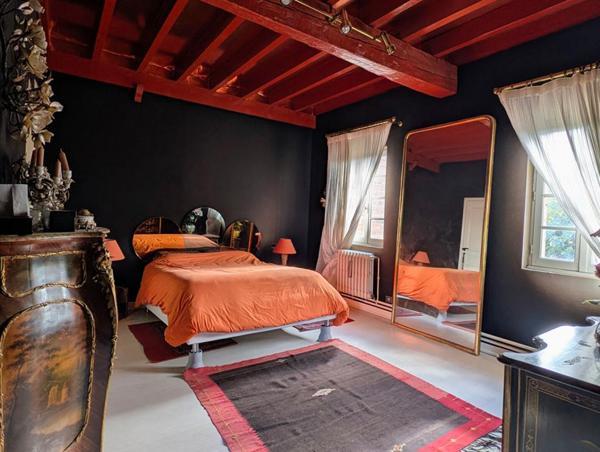 Demeure de caractère avec dépendance et garage sur terrain de 1100 m²