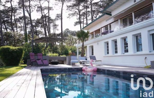 Maison 11 pièces de 365 m² à Seignosse (40510)