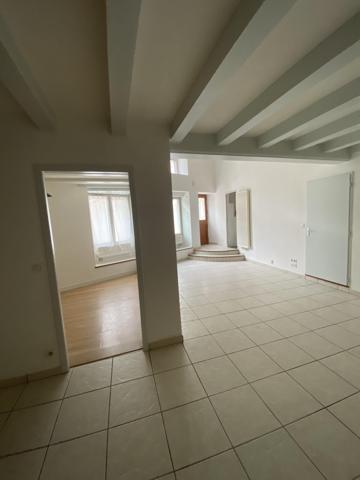 Grand T3 vide avec garage