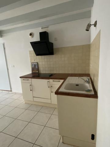 Grand T3 vide avec garage
