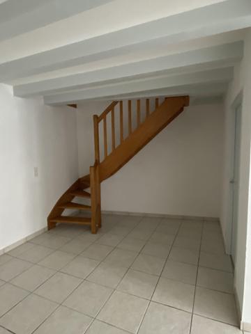 Grand T3 vide avec garage