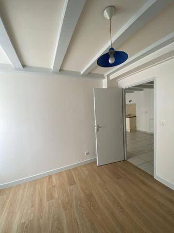 Grand T3 vide avec garage
