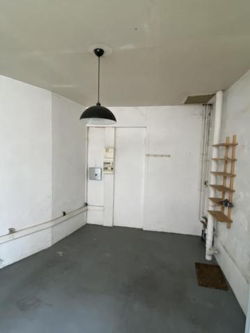 Grand T3 vide avec garage