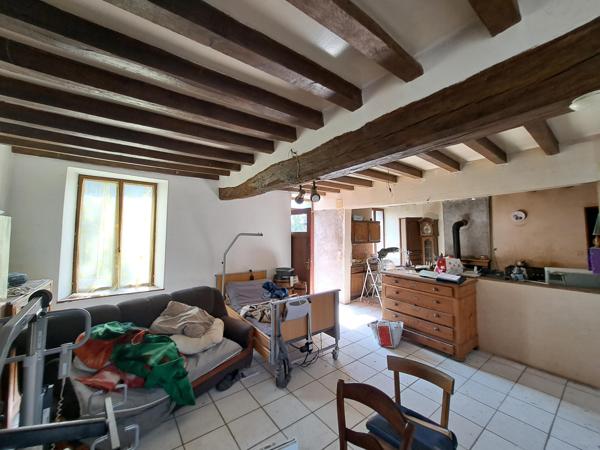 Maison ancienne à rafraîchir sur 279m².