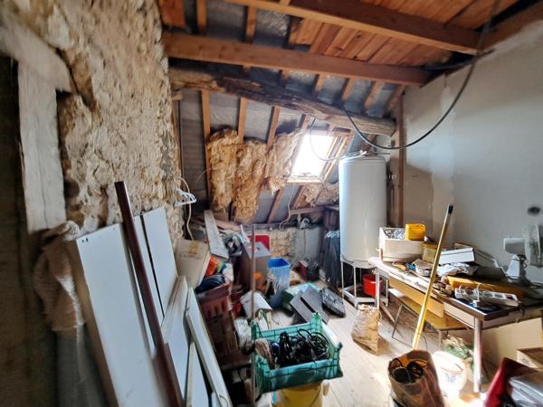 Maison ancienne à rafraîchir sur 279m².