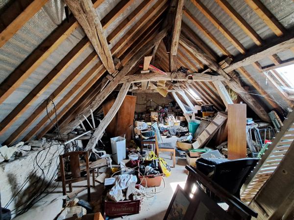 Maison ancienne à rafraîchir sur 279m².