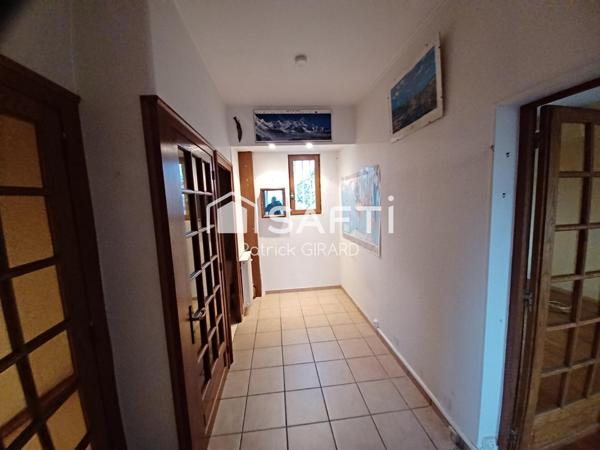 Maison en parfait état bien équipée au niveau économie d'énergie