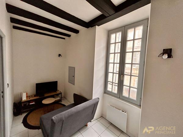 Appartement T2 meublé en plein coeur du centre-ville de La Rochelle €156 000 ** - Référence FB692D